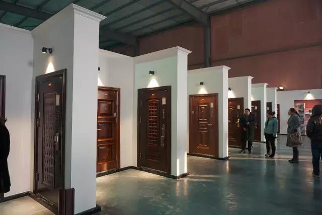 金大门业东北分公司500平展厅投入使用暨东北市场年终总结会议召开(图4)