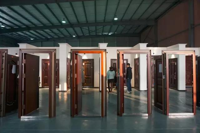 金大门业东北分公司500平展厅投入使用暨东北市场年终总结会议召开(图3)