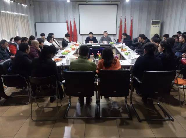 同心同行,蓄势待发!金大门业2017年度销售工作会议隆重召开 (图2) 同心同行,蓄势待发!金大门业2017年度销售工作会议隆重召开 (图2)